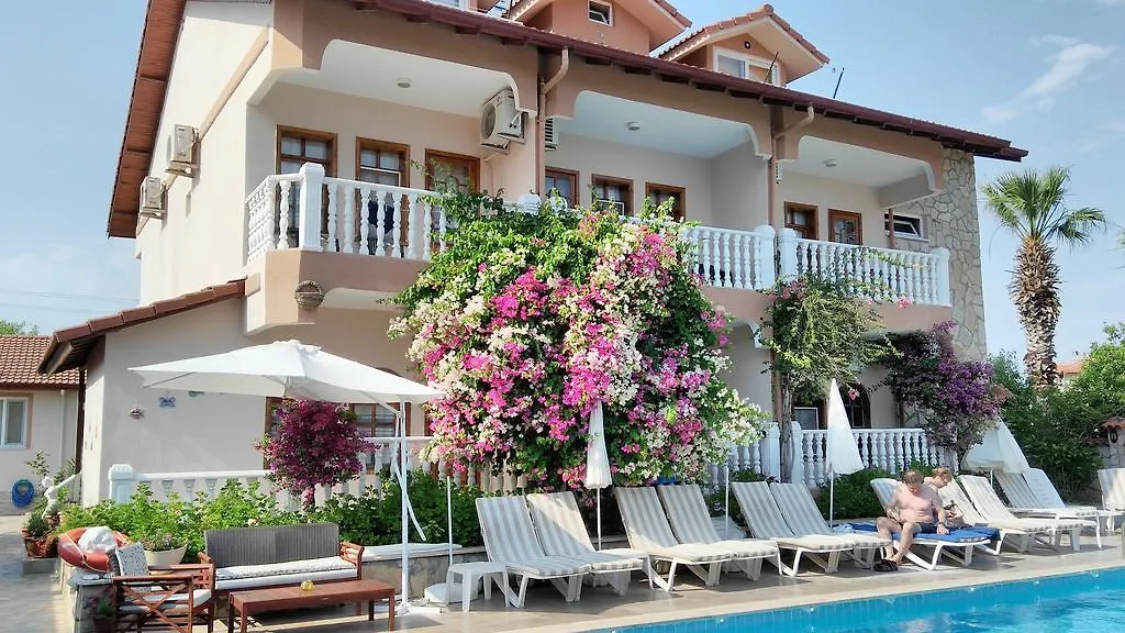 Mehtap Hotel ダルヤン